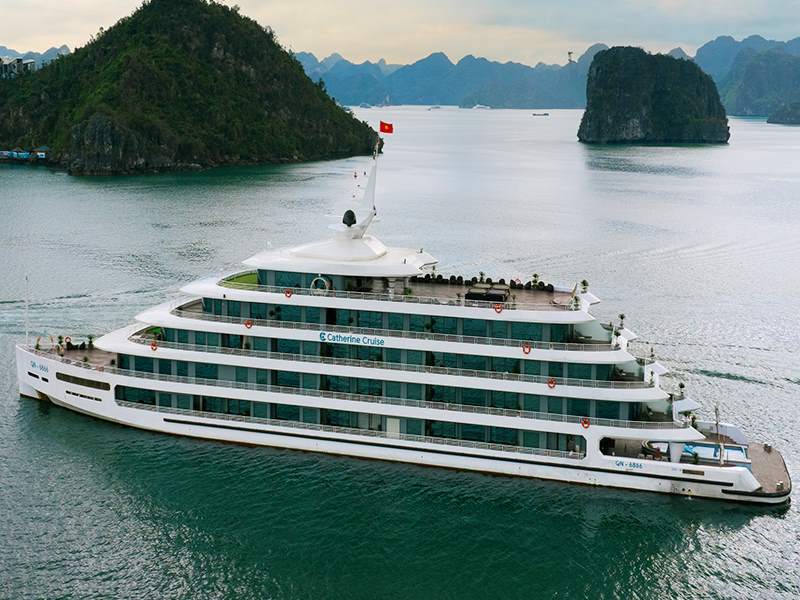 Catherine - Halong Bay Cruise 2 Days 1 Night