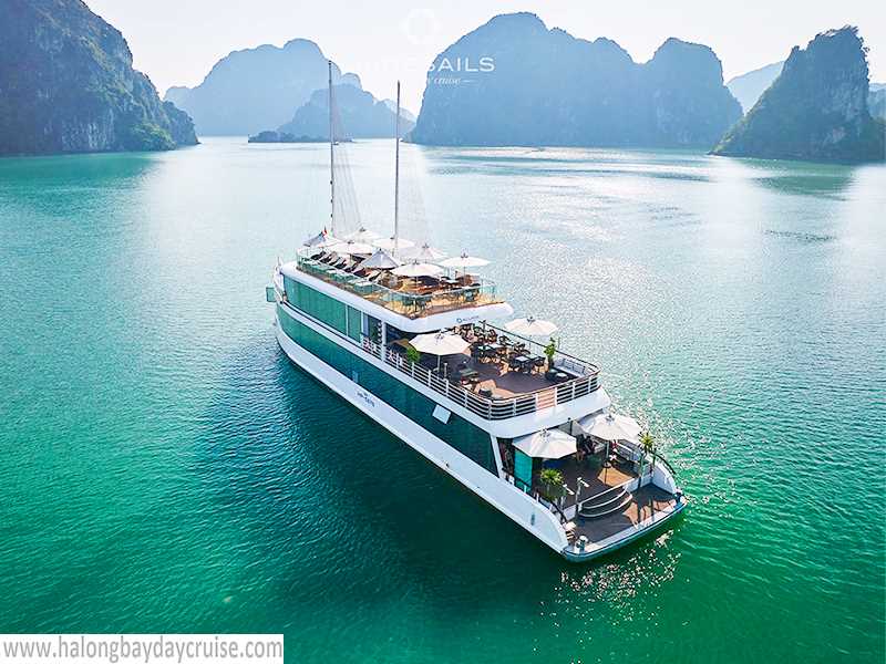 halong-bay-day-cruise-tour